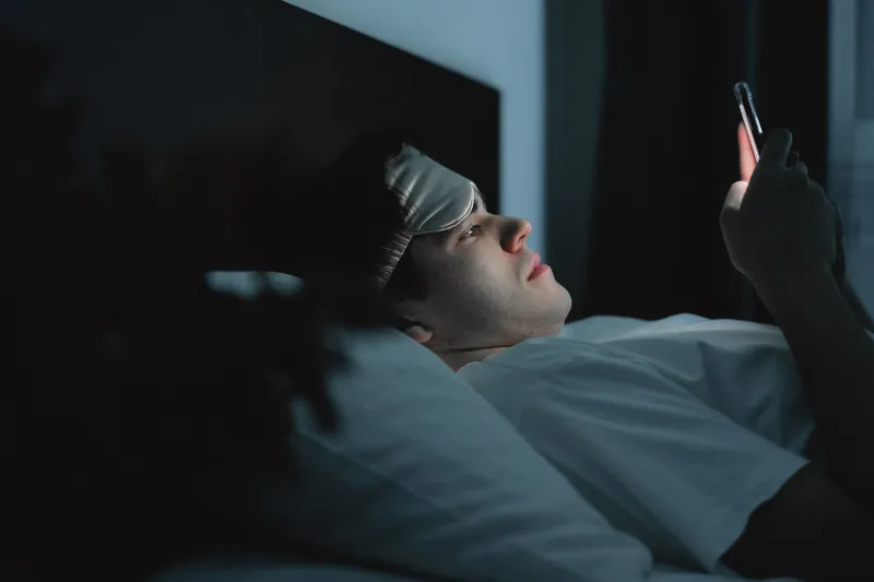 Trading From Your Pillow: The Hidden Cost of Late-Night Crypto Decisions